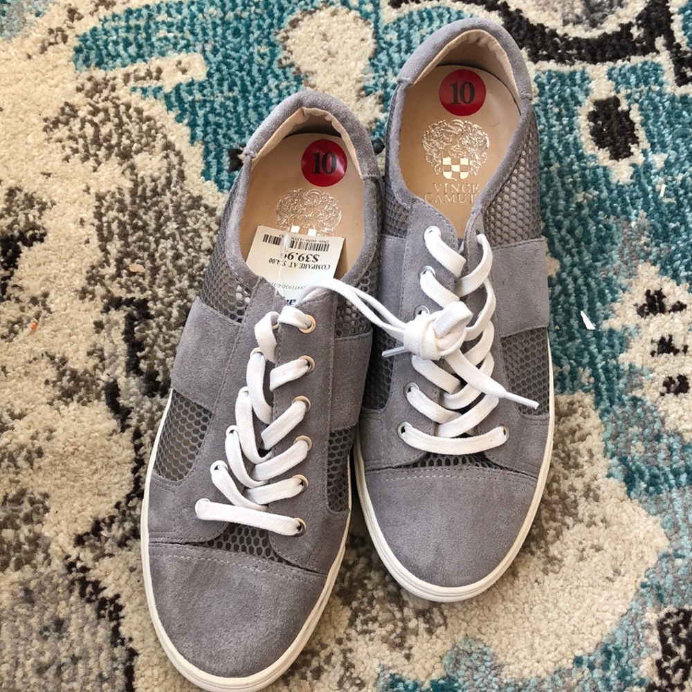 Vince Camuto Size 10 Gray Sneakers